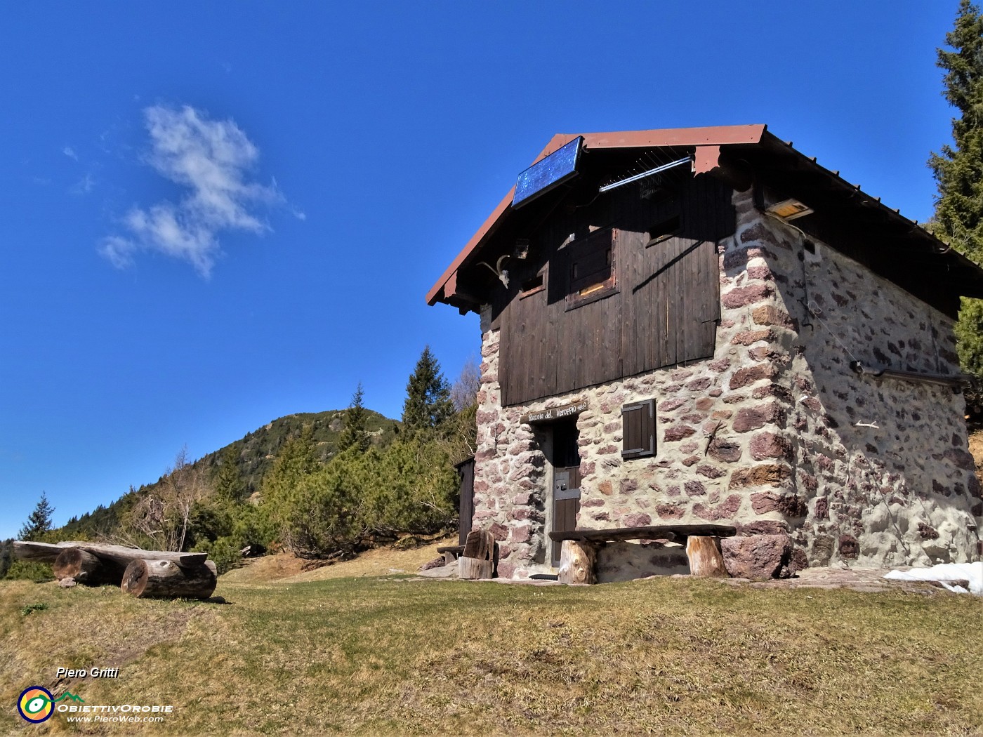 22 Al bel roccolo del Veroppio (1853 m).JPG